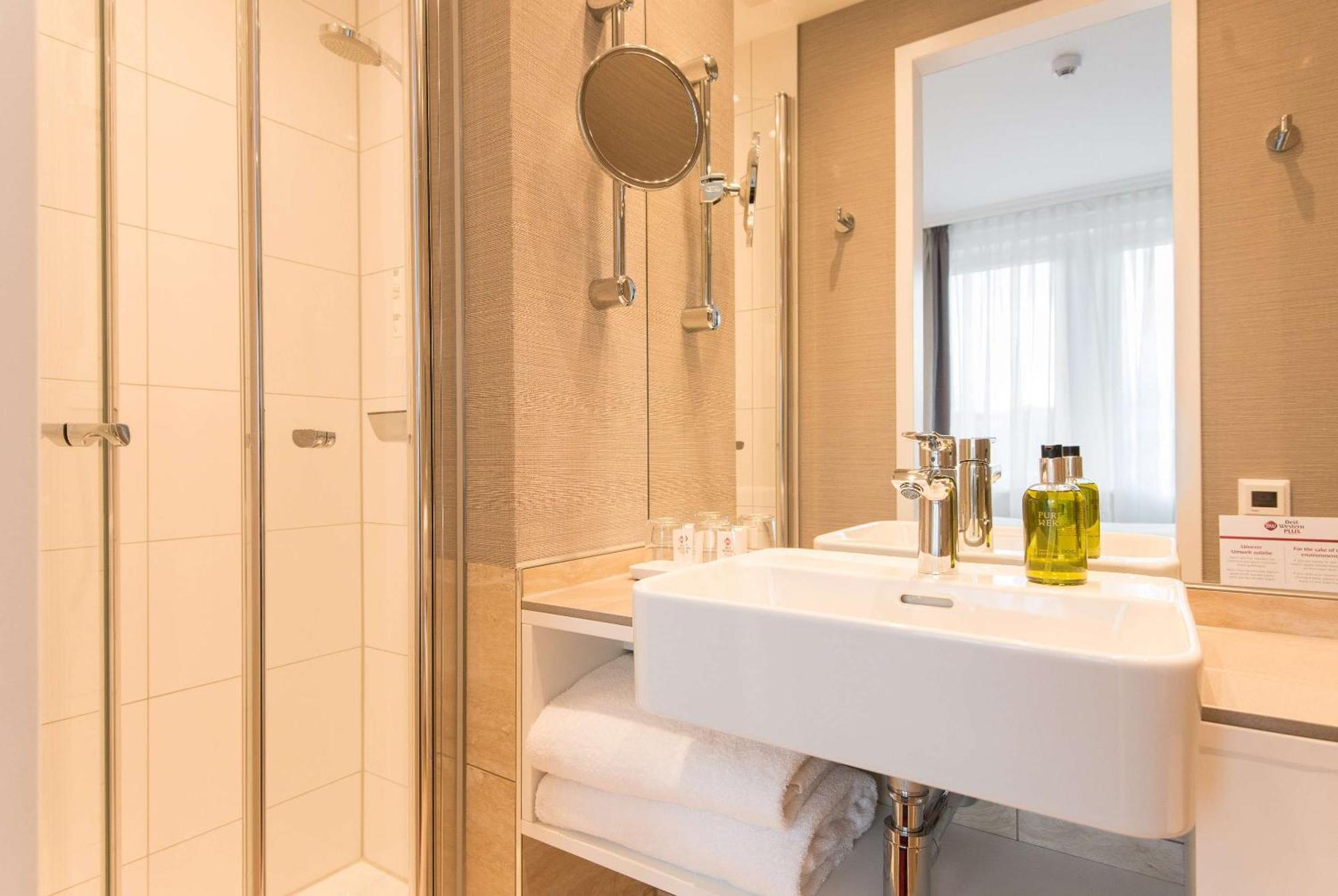 Best Western Plus Hotel St. Raphael Хамбург Екстериор снимка